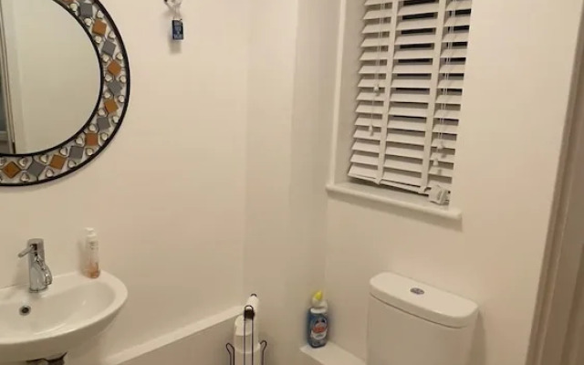 Stylish Margate Coastal Home Parking By Adliv