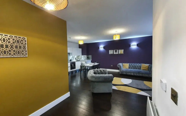 Stylish Executive Apartment in Reading