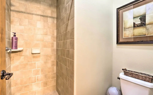Ski-in/ski-out Donnelly Townhome w/ Hot Tub!