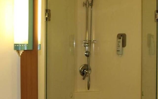 Motel 168 Qingdao Changjiang Middle Road