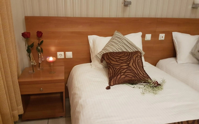 Glaros Hotel
