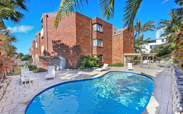 Unit 4 'Coolum Cove', Coolum Beach