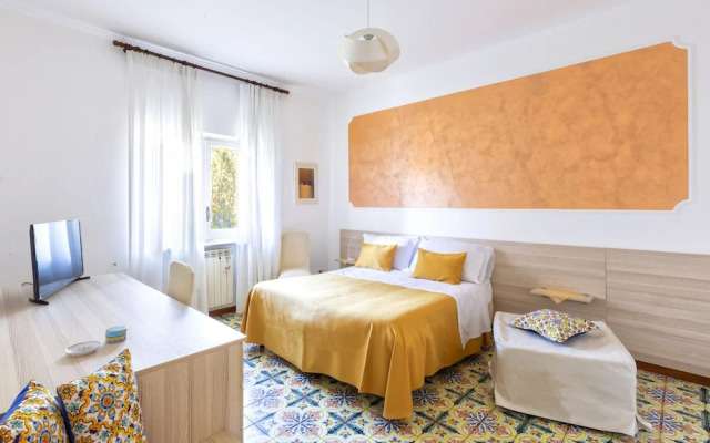 Modern Apartment with Terrace, Swimming Pool&Tennis