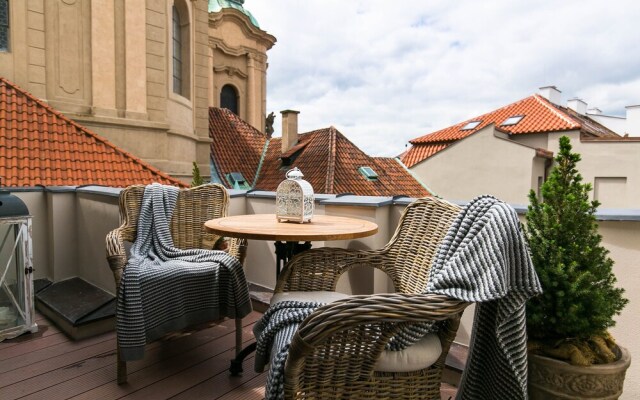 The Old Town Square & Parizska Apartments