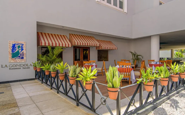 GR Solaris Lighthouse Los Cabos