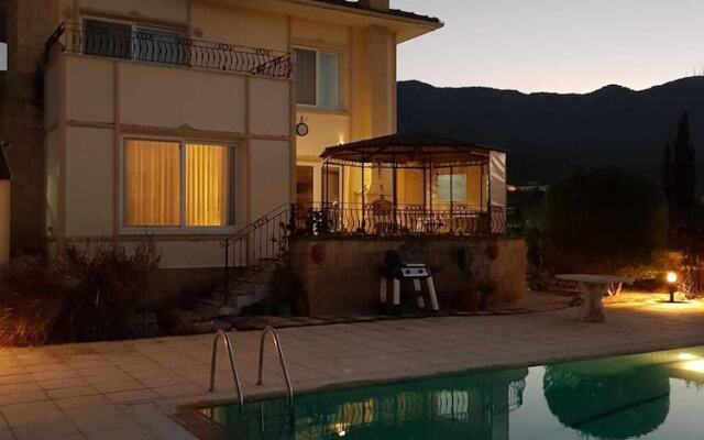 Villa PerriMaya by Amy Villas