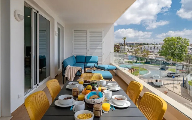 Lagos Marina View 1 With Pool by Homing