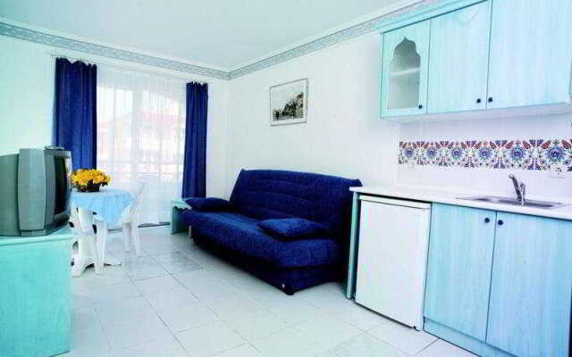Mesut Hotel Family