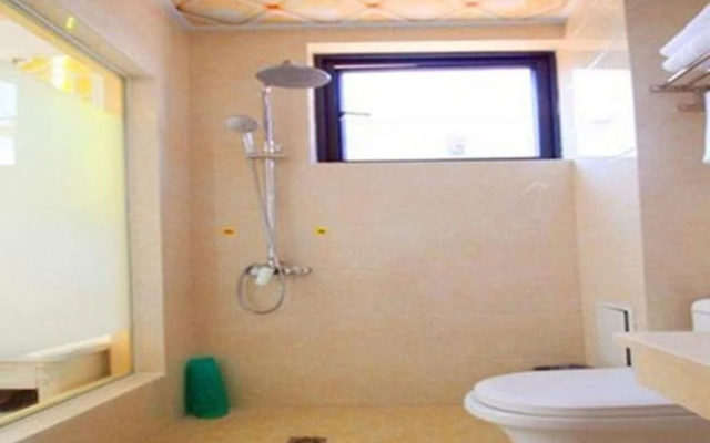 Mingge Busniess Hotel – Bathroom – Dali