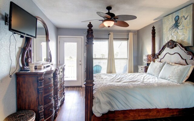 Third Floor Seabatical Condo in Mustang Island by Redawning