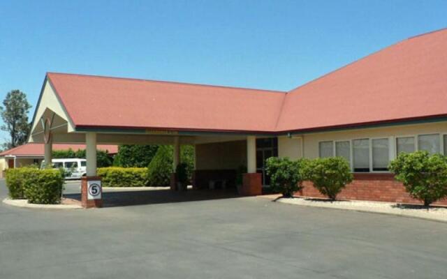 Country Emerald Explorers Inn