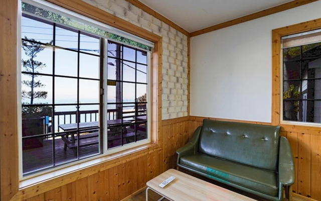 Yeosu Hyangirampunggyeong Pension