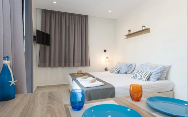 Mikes Beach Apartments & Studios