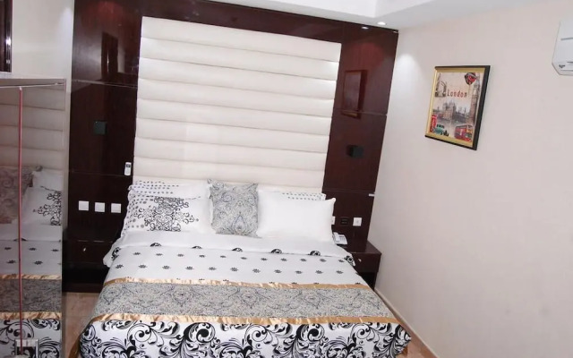 Exclusive Serene Hotel