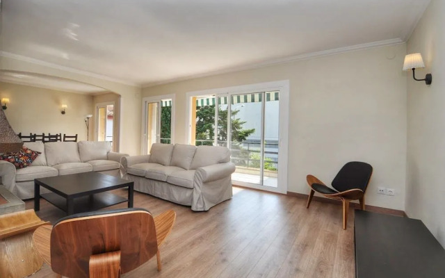 Big Apartment Caprabo