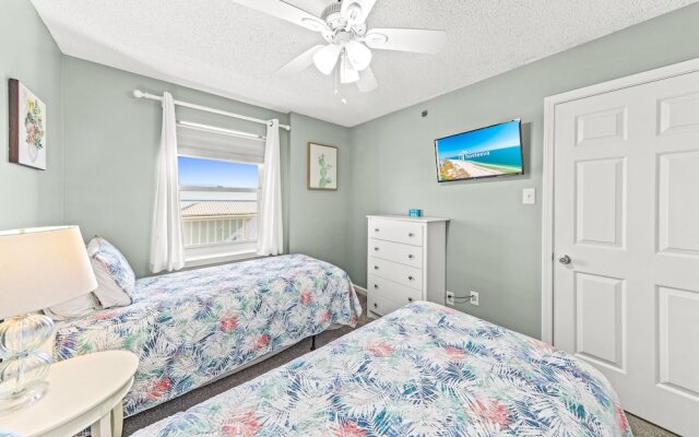 Tradewinds Condos by Hosteeva