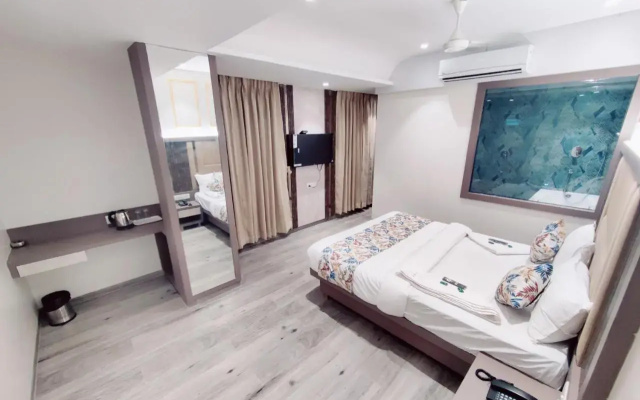 Hotel Everest Residency