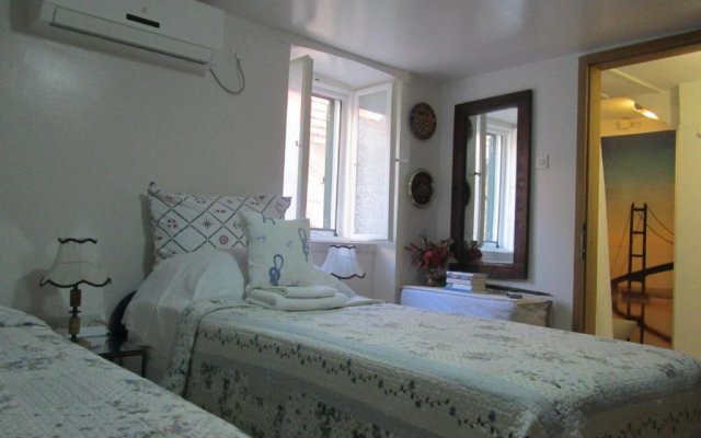 Rm Antonio on Dumanica St - En-suite Rm 5 min to the Old Town of Split