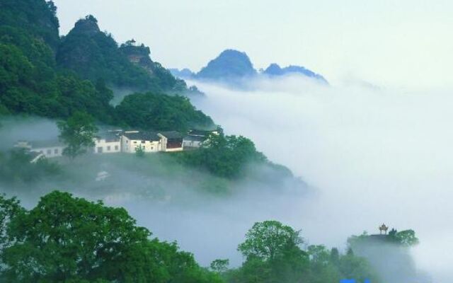 Xiuning Qinanchun Farmhouse