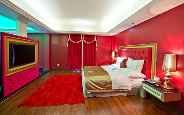 The Royal Pinnacle Hotel