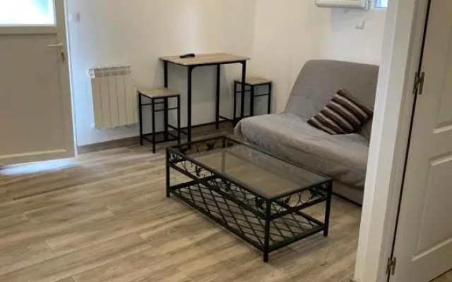 Appartement 2 personnes proche plage(900m) dans une maison individuel.