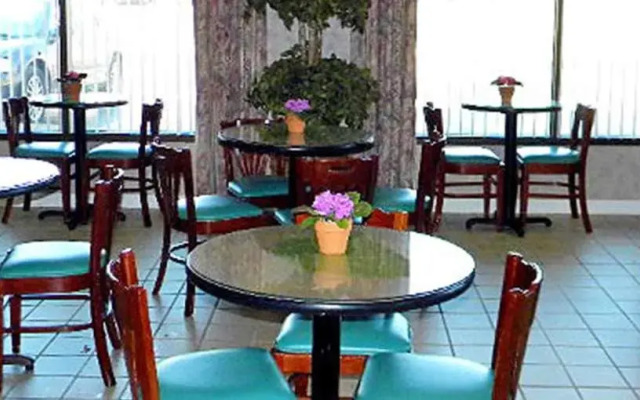 GuestHouse Inn Clarksville