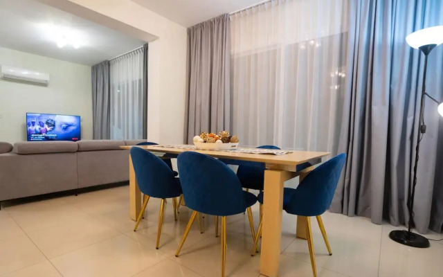 Bay View Gardens Apt 1