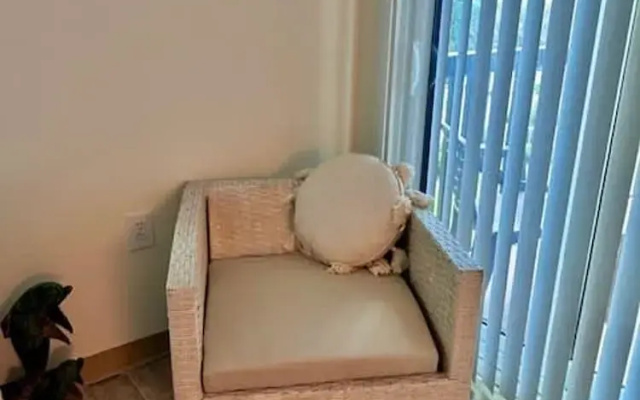 Ocean Village Club O33