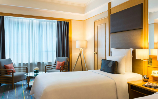 Renaissance Riverside Hotel Saigon – Guest Rooms – Ho Chi Minh City