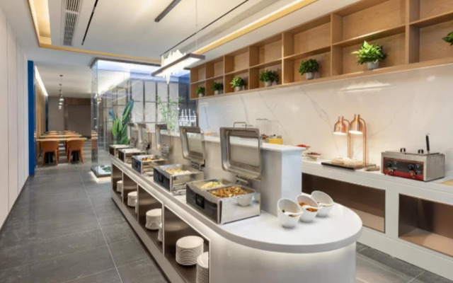 Ramada Encore By Wyndham Wuhan Station