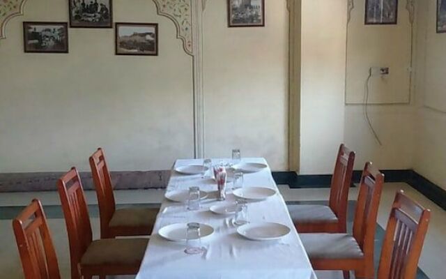 Hotel Gulab Garh