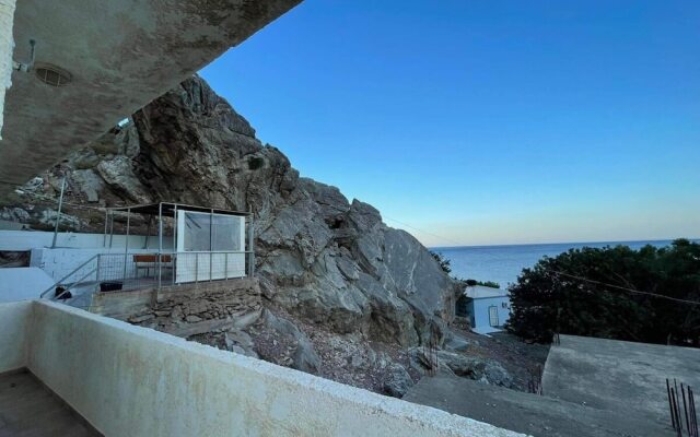 Hercules House in Tsoutsouras