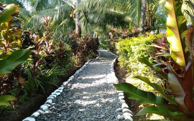 Babak Bungalows Surf and Yoga Resort