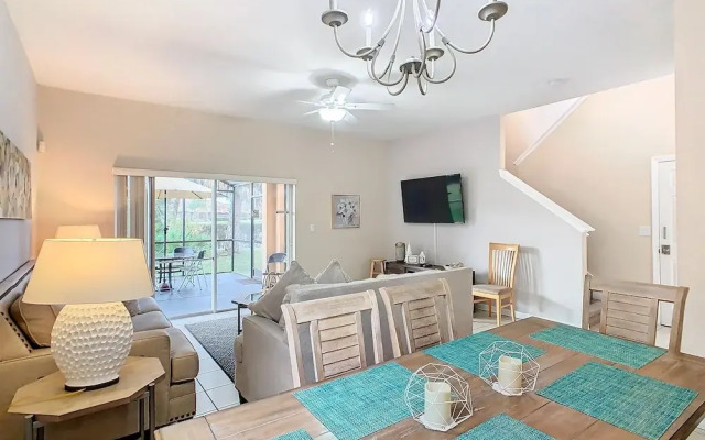 Family Getaway 4BR Townhome by Old Town