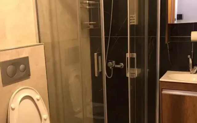 Center Room Residence