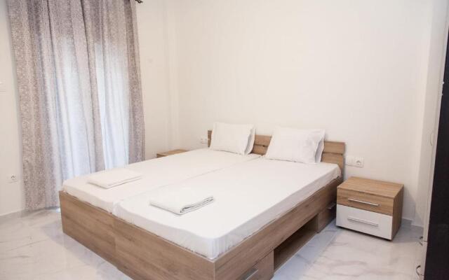 Modern 3-bedroom Apartment Next to Koridallos square