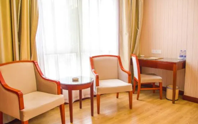 Vienna Hotel (Jishou Railway Station) – Guest Rooms – Xiangxi