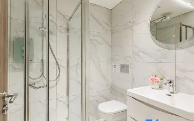 Elegant Seaside Studio Apt w/ Free Gym & Parking