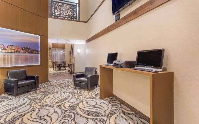 Quality Inn & Suites