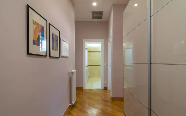 Elegant Flat at Municipio by Napoliapartments