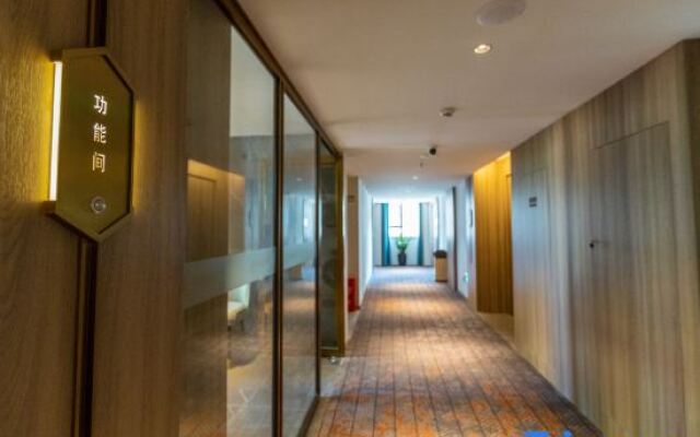 Molin Hotel (Loudi Changqing Street Louxing Square)