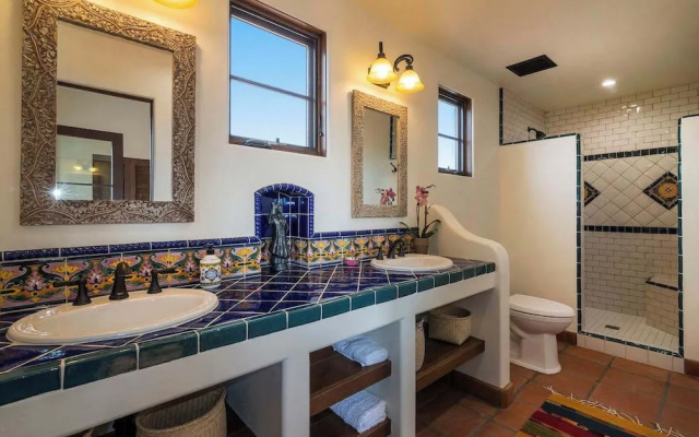 Casa de Lujo - Spanish Seaside Retreat