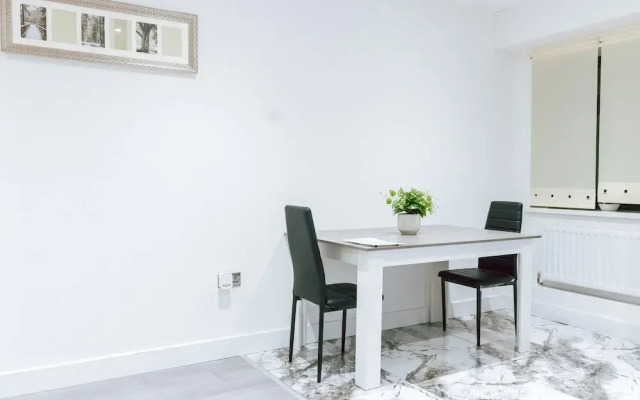 Inviting 1 Bed Apartment in Purley