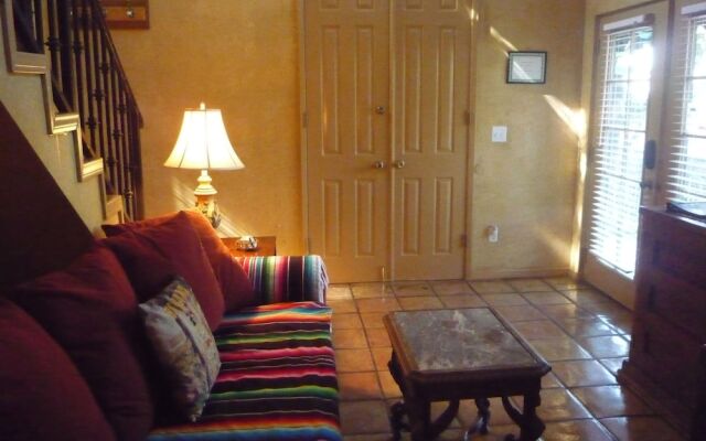 Woodland Hills Calabasas Guesthouses