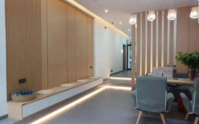 Xinyiju Guesthouse (Dongmen Gate of Libo Daxiaoqikong Scenic Spot)