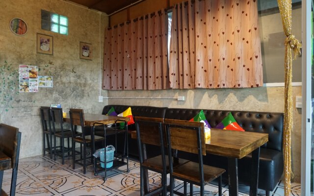 Baansuan Chomchun By Zuzu