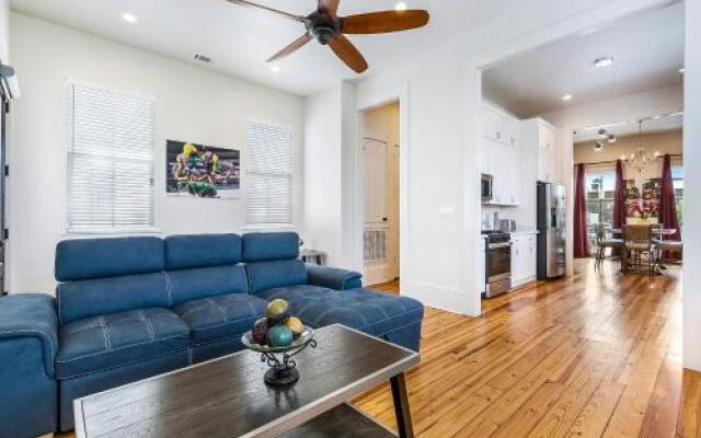 3BR Loft on Carondelet by Hosteeva
