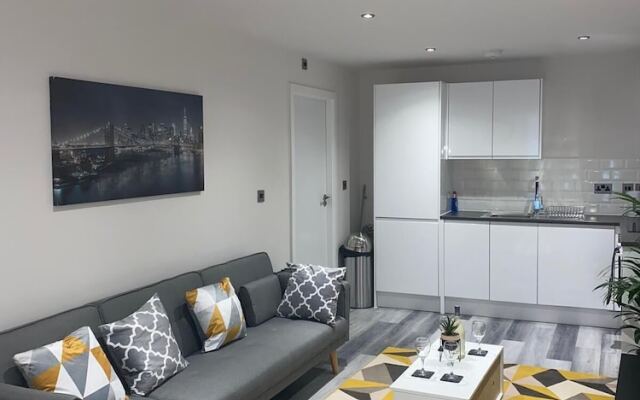 Fresh and Modern 2 Bed Flat Birmingham