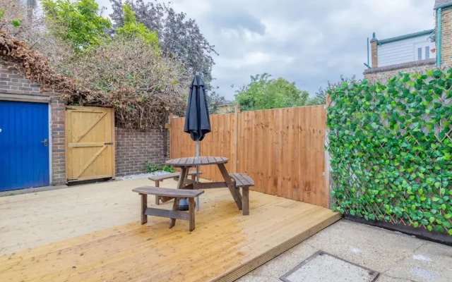 Central 3 Bedroom House With Garden