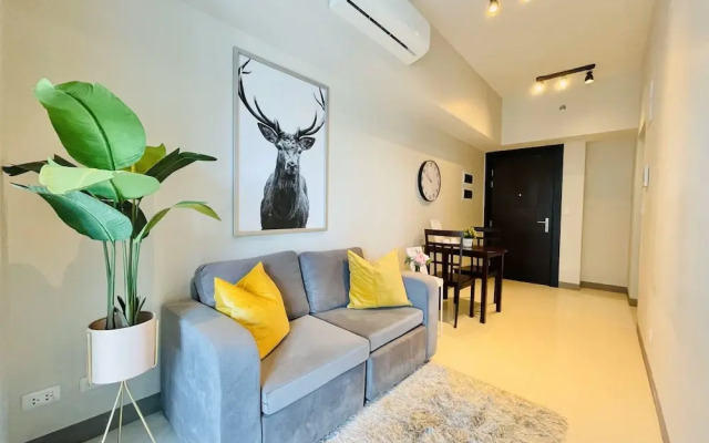 Uptown Parksuites 1